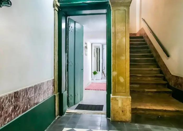 Home4u - Secret In Center