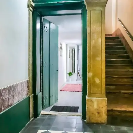 Home4u - Secret In Center